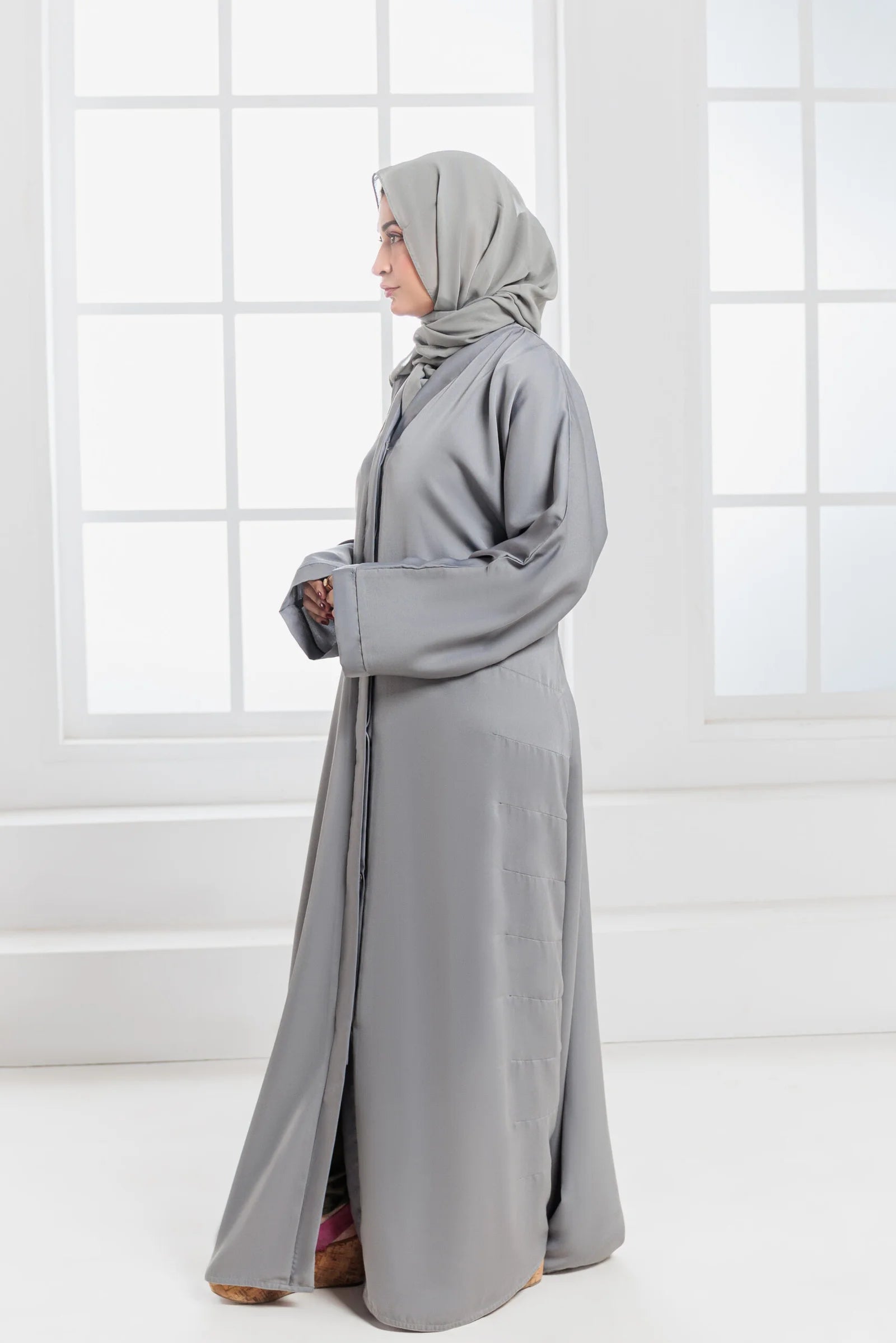 Pakiza Abaya