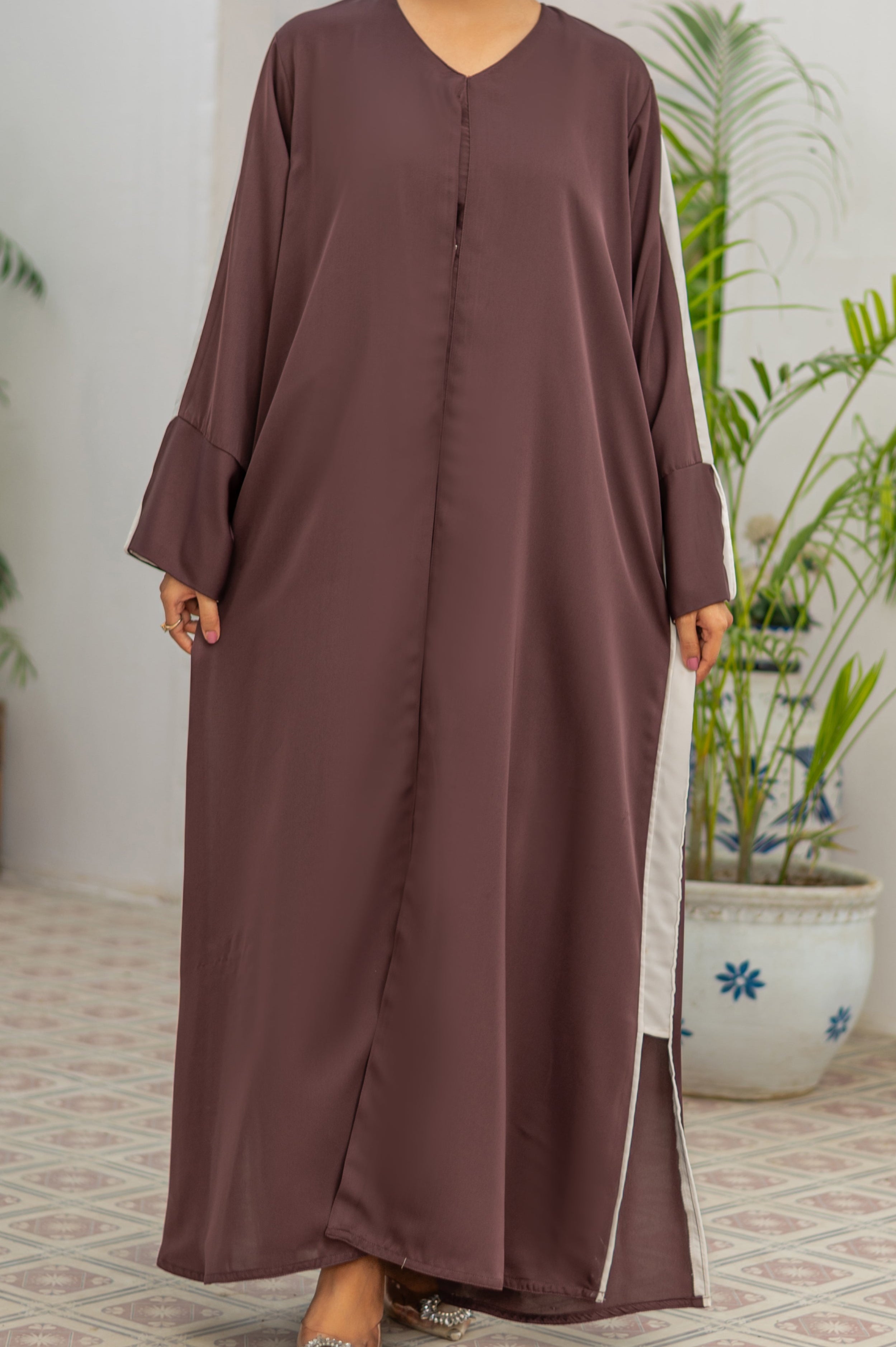 Fazila Abaya With White Stoller